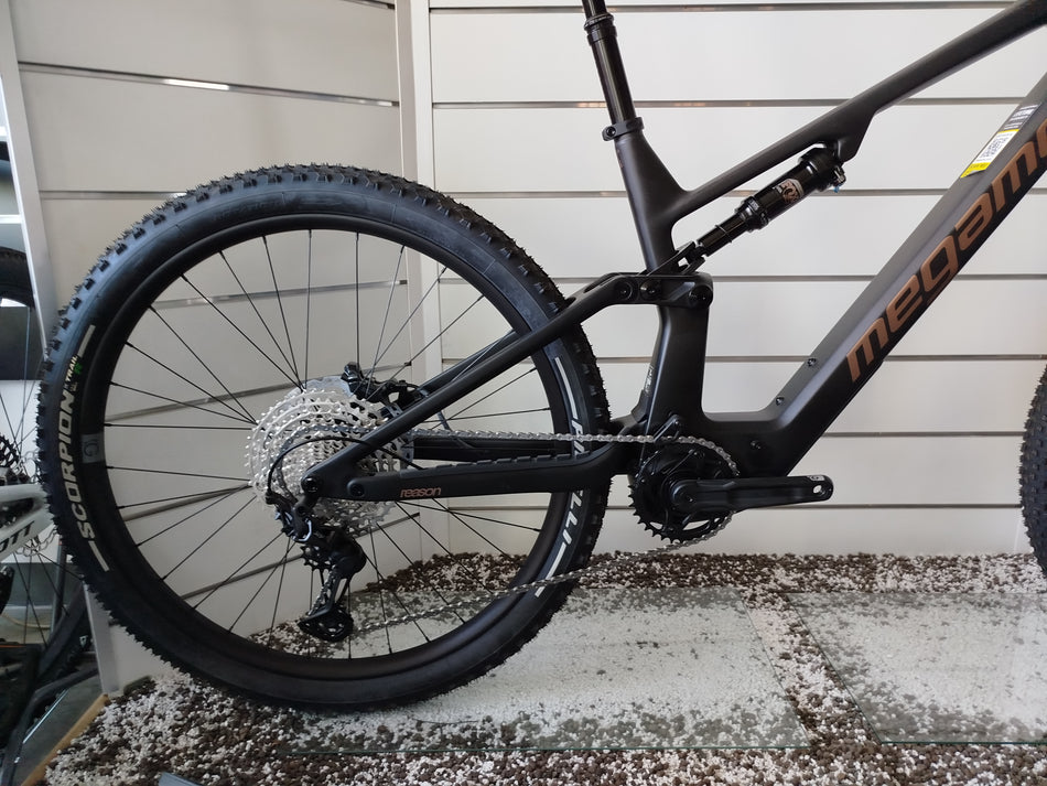 Megamo Reason Air CRB 10 2026