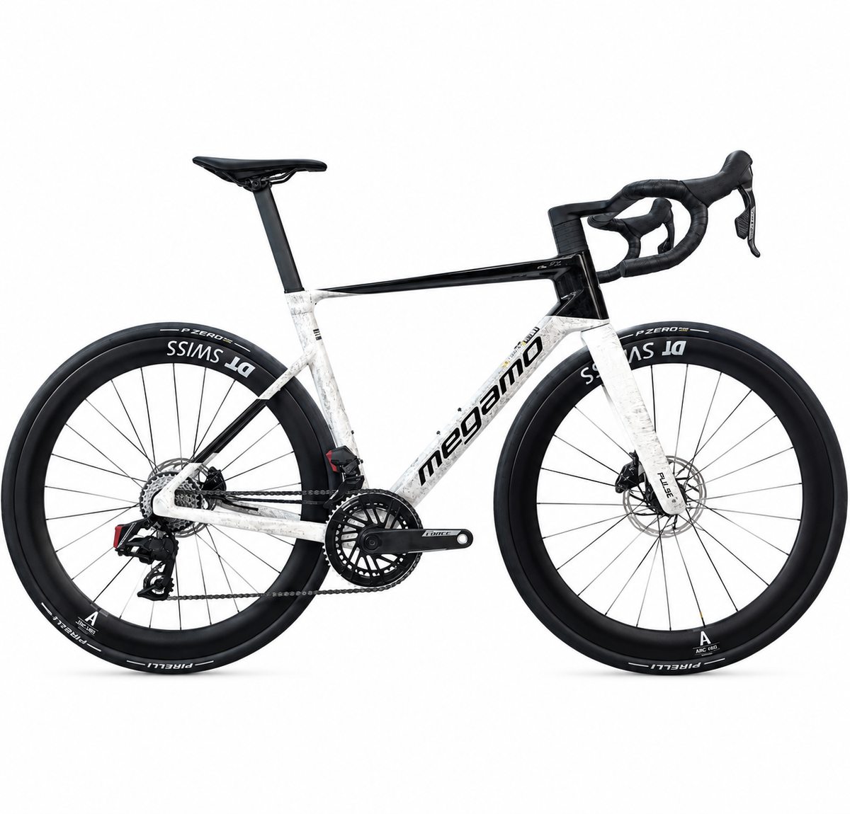 Megamo Pulse 02 SLR 2026 taglia L, bici da corsa aero in carbonio bianco e nero con gruppo SRAM Force AXS e ruote in carbonio DT Swiss ARC 1400 DICUT, vista laterale su sfondo bianco.