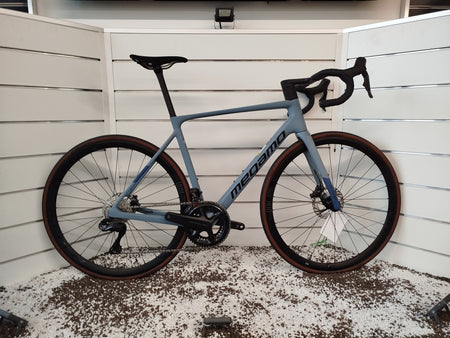 Gruppo Shimano Ultegra Di2 12 velocità su Megamo Raise 05