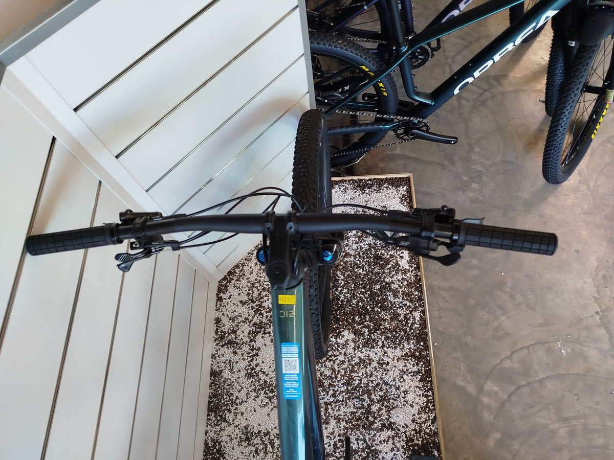 Orbea Oiz M10 AXS manubrio