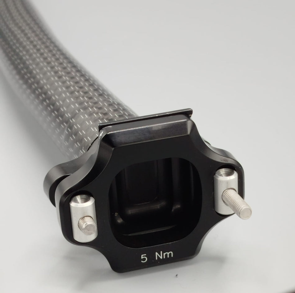 Reggisella LEONARDI RACING BO-MARS Carbon – Eccellenza Artigianale e Leggerezza Estrema